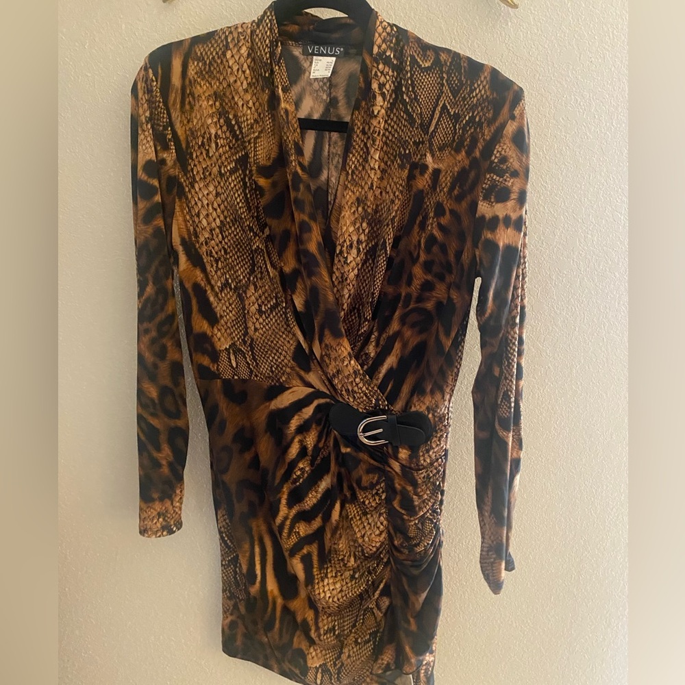 Venus animal print dress size L